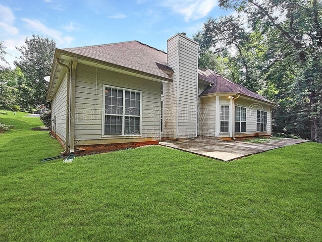 Building Photo - 553 Washington Dr