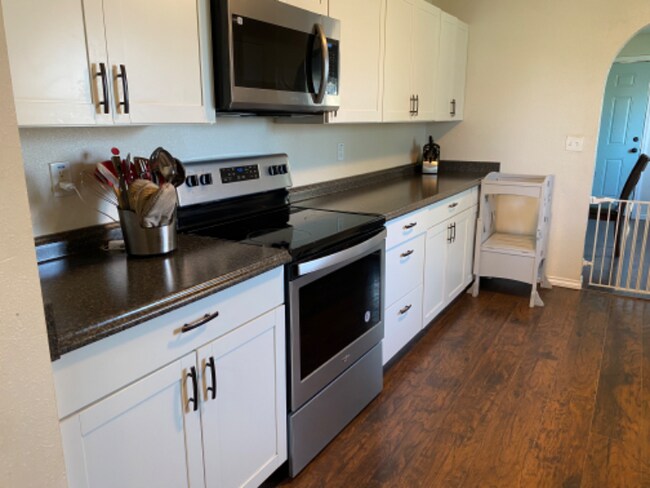 Foto del edificio - 1213 W Timothy Ln