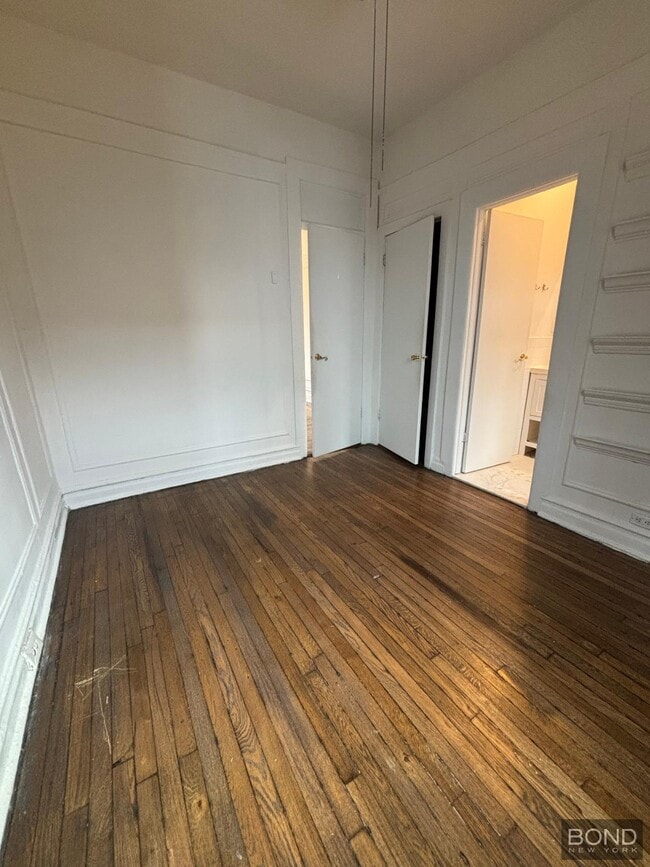 Building Photo - 45 Tiemann Pl