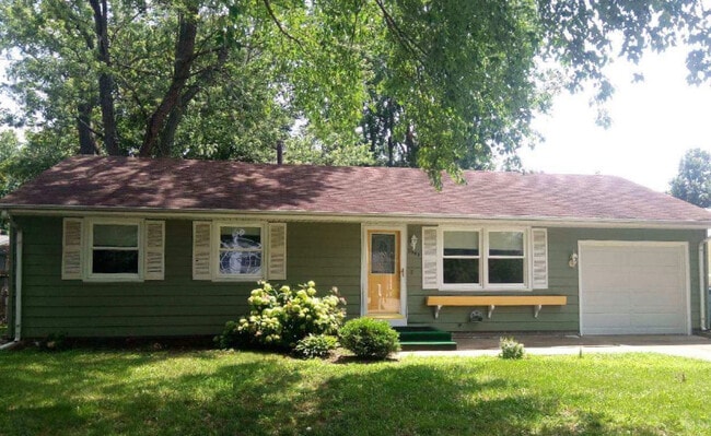 Building Photo - 2003 Hemlock Dr