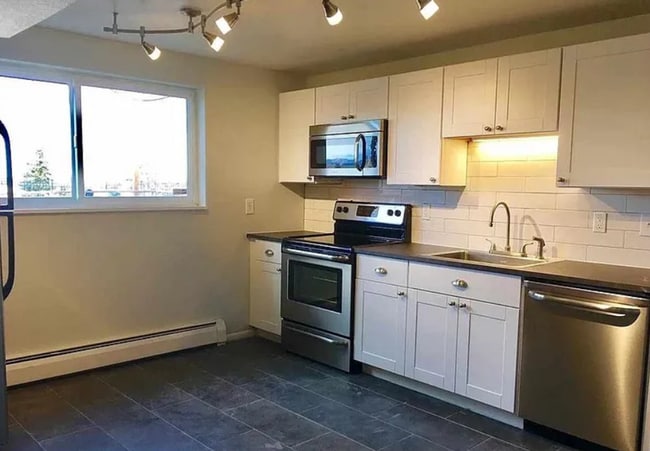 Photo - 14460 - 14470 1/2 W 8th Ave. Apartment