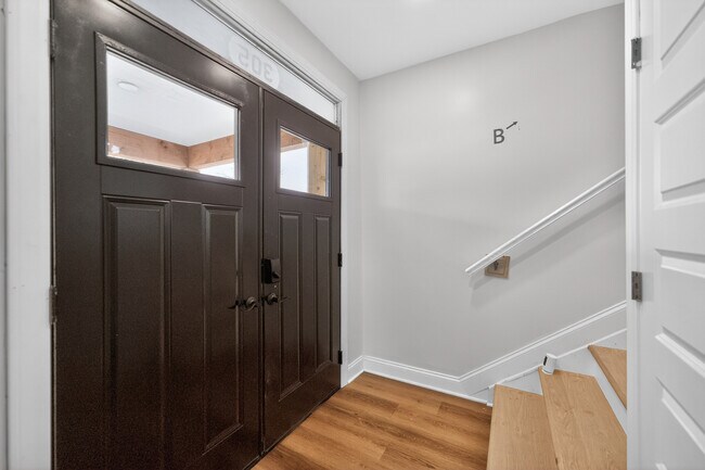 Foto del edificio - 305 W Exchange St