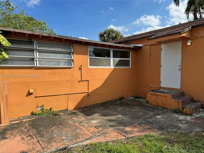 Foto del edificio - 1018 N 17th Ct