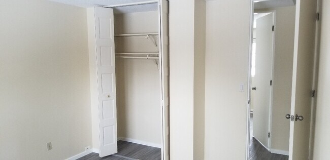 Photo du bâtiment - 3 Bed 1.5 Bath Unit in Edmonton, AB