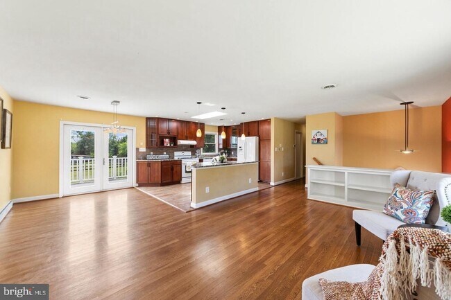 Building Photo - 3609 Sanders Ln