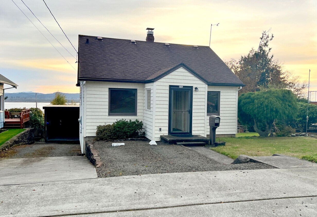 Primary Photo - 436 Chinook St, Astoria, OR 97103