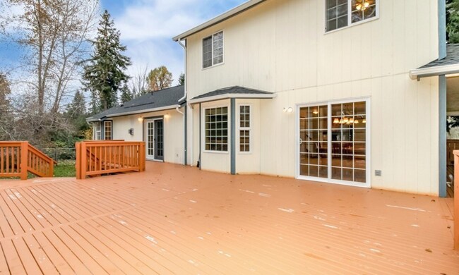 Foto del edificio - Beautiful Yelm Home with Giant Yard