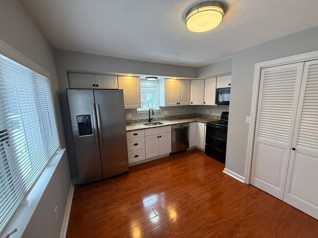 Building Photo - 83 Taylor St