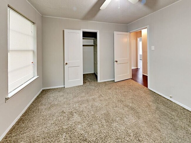 Building Photo - $1000 OFF 1st Month*. No App Fee