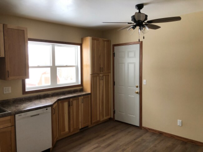 Foto del edificio - 221 E 1st St