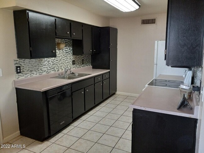 Building Photo - 6837 N 81st Ln