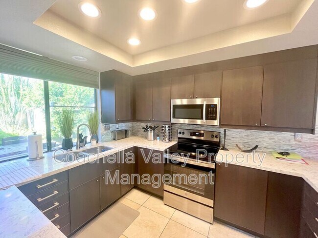 Building Photo - 1310 Campeon Cir