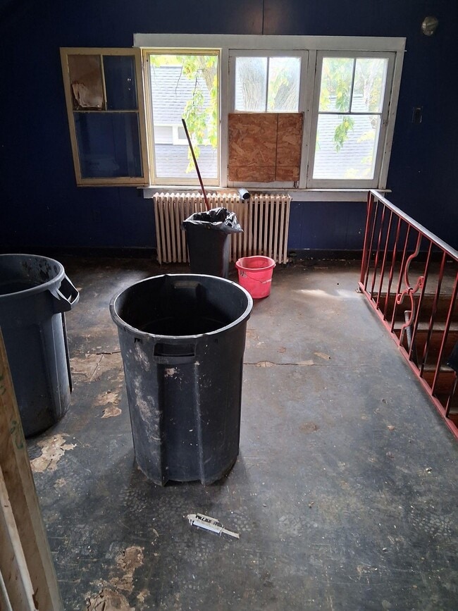 Building Photo - 1007 N Oakley St