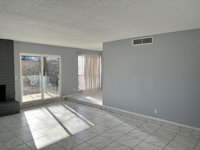 Building Photo - 1502 Monte Sanders Ln