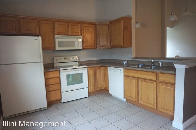 Building Photo - 3751 Thornhill Cir
