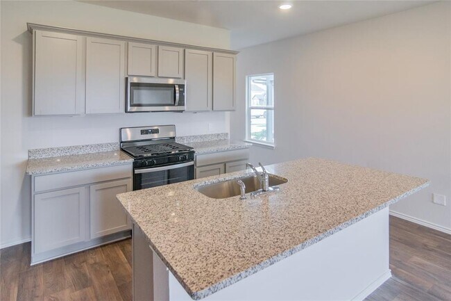 Foto del edificio - 361 Sandringham Lp