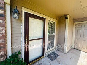 Building Photo - 11413 Springhollow Rd