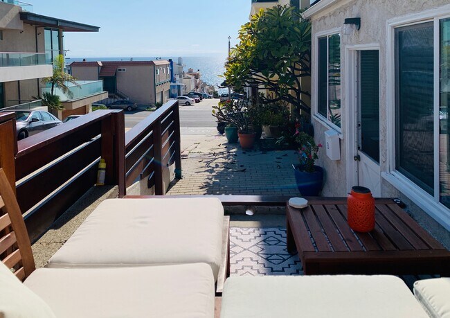 El Porto, Manhattan Beach - 4401 Crest Dr