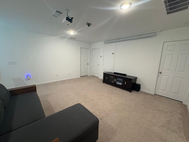Upstairs common area - 7306 Madison Commons Ln