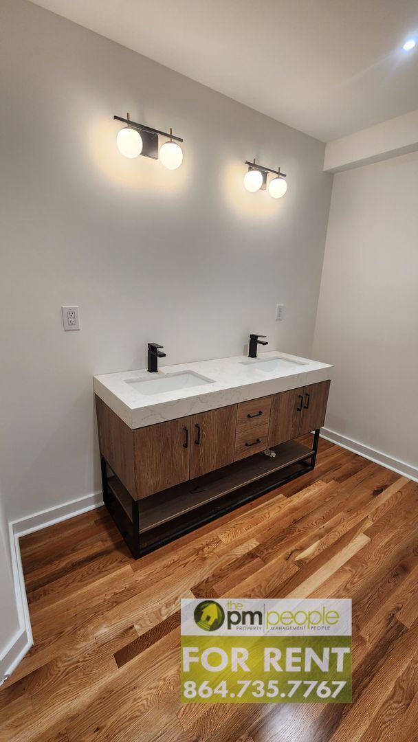 Foto del edificio - Newly renovated, Modernized 3/2 Home Avail...