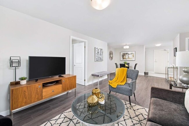 Building Photo - 220 Ira Needles Blvd