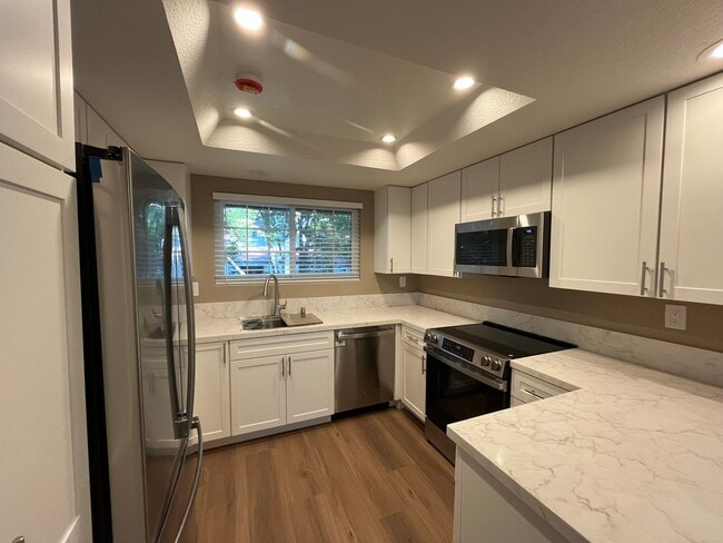 Building Photo - 16274 Avenida Venusto