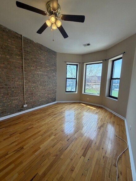 Foto del edificio - 4055 S Calumet Ave
