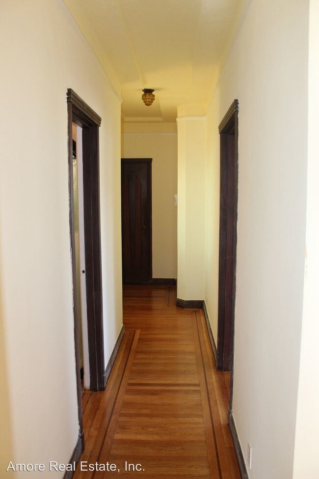 Building Photo - 1737 Chestnut St