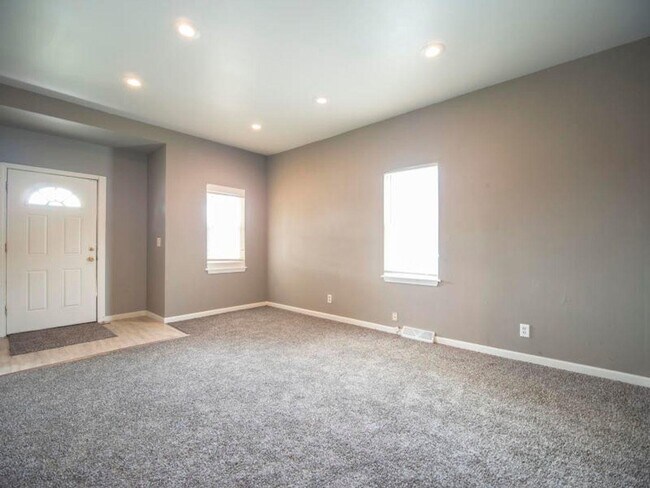 Foto del edificio - 4645 N Teutonia Ave