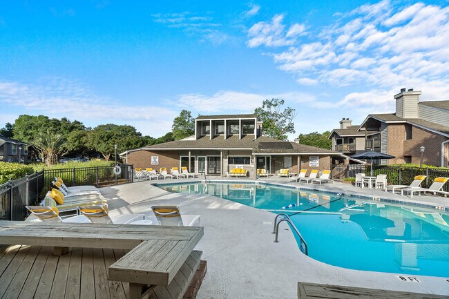 Foto del edificio - Ashley River Apartments