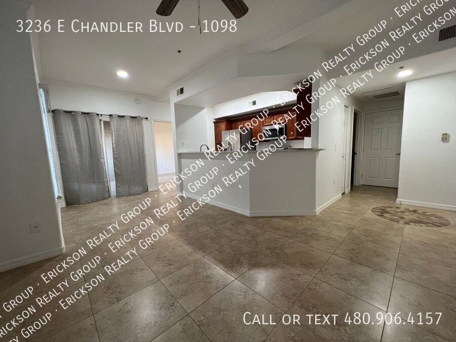 Foto principal - 3236 E Chandler Blvd