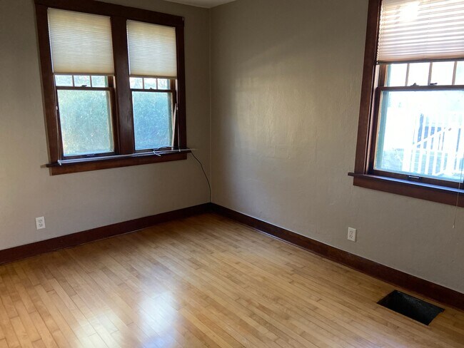 Foto del edificio - 1602 Cass St