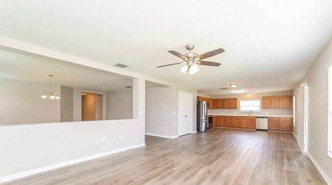 Building Photo - 4652 Caverns Dr