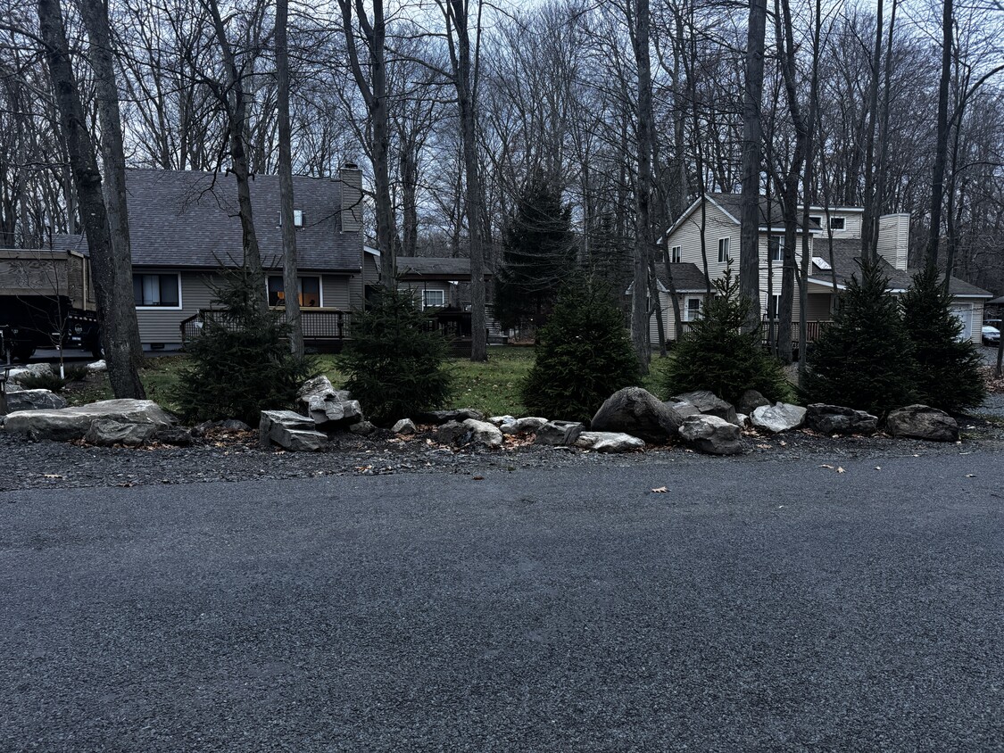 Primary Photo - 159 Tommy's Ln