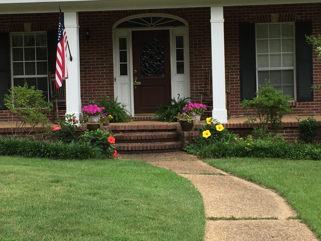 Primary Photo - 340 Willow Ridge Cove