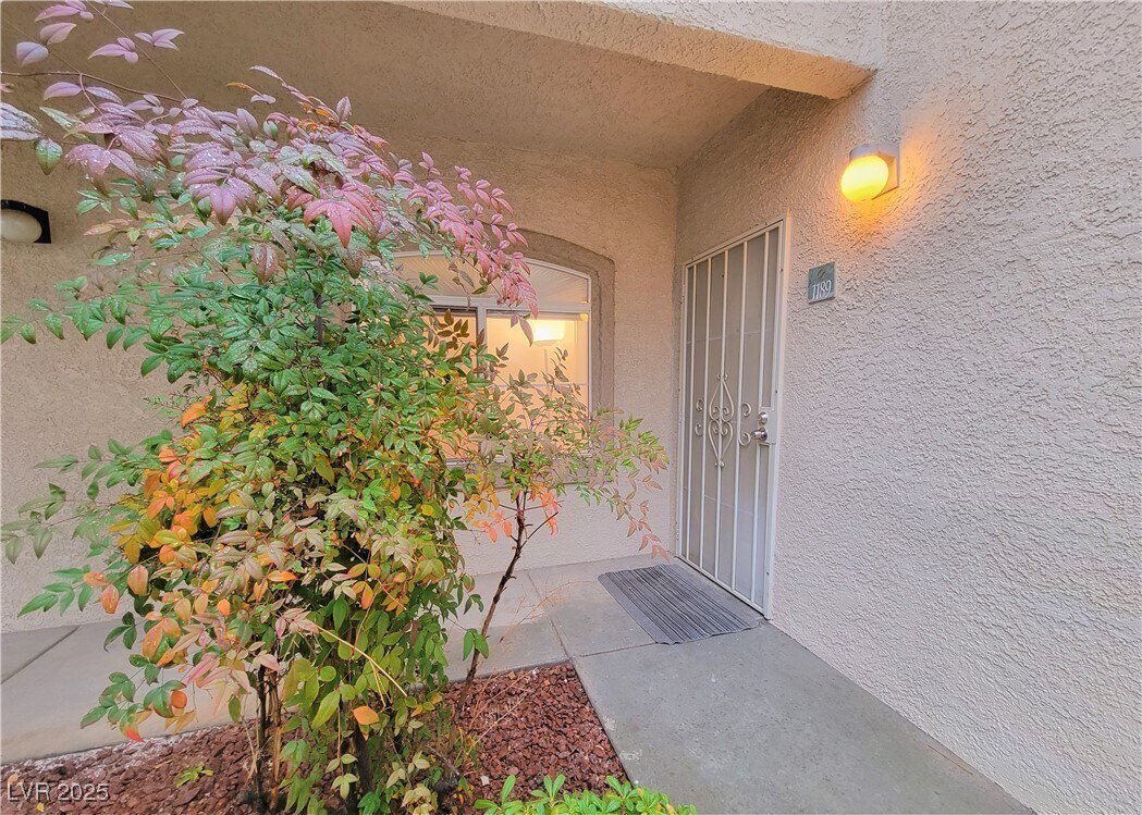 Foto principal - 5415 W Harmon Ave