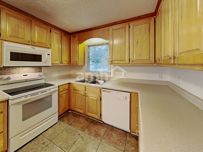 Building Photo - 412 Redpath Dr
