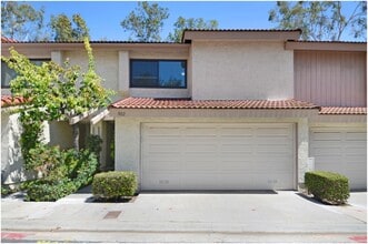 Building Photo - 902 Creekside Dr