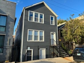 Building Photo - 544 W Cullerton St