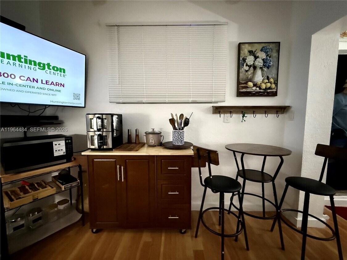 Foto del edificio - 17840 NE 6th Ct