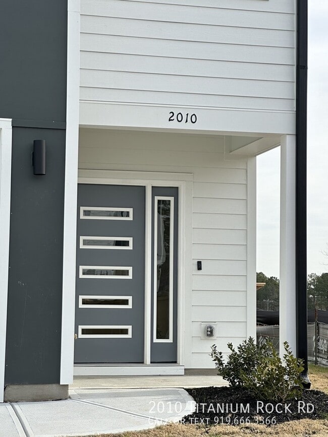 Building Photo - 2010 Titanium Rock Rd