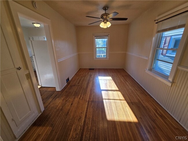 Building Photo - 176 Mayar St