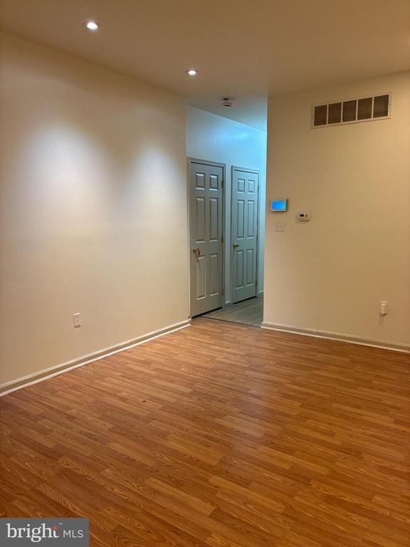 Building Photo - 46 Reading Ave