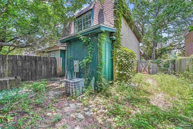 Building Photo - 2107 Langley Ave