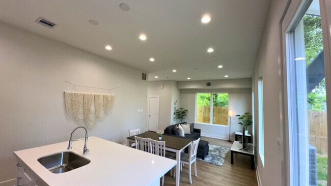 Foto del edificio - 835 Dorchester St