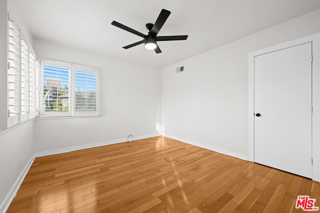 Building Photo - 354 S Camden Dr