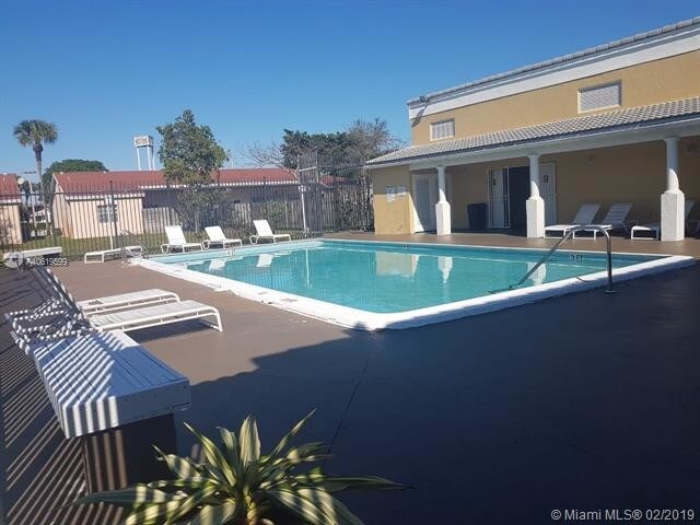 Foto del edificio - 21310 NE 8th Pl