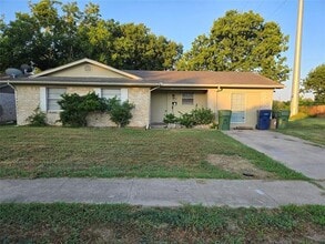 Building Photo - 4825 Miami Dr