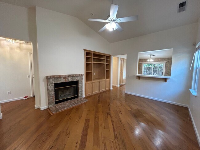 Foto del edificio - 446 Wendy Way