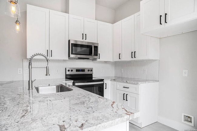 Building Photo - Room in Single Family Home on Pharaoh Run